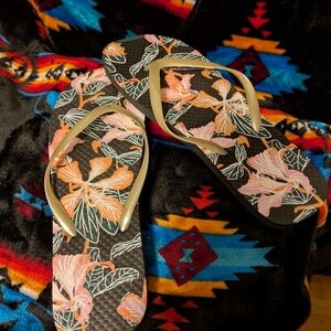 Elegant Floral Sandals with Beige Straps